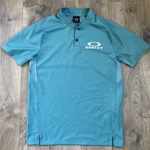 Oakley men’s size medium lightweight athletic breathable shirt